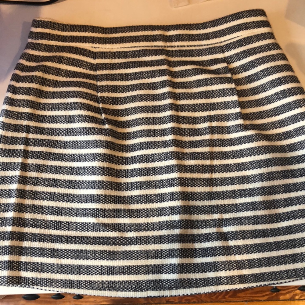 Loft black and white striped skirt- size 6